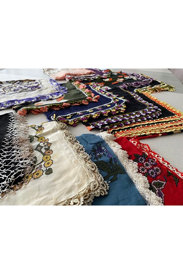 Handcrafted Needlework Dowry Writing 100X100 10 Pieces Represents a Visual Symbol.