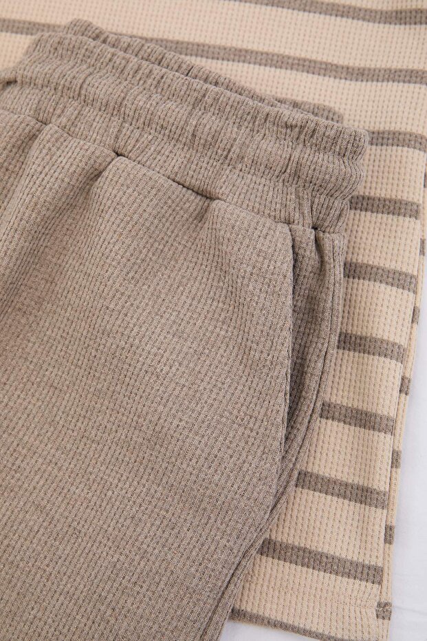 Kahverengi-Ekru Regular Kesim Çizgili Dokulu Pijama Takımı TMNSS26PT00043 - 6