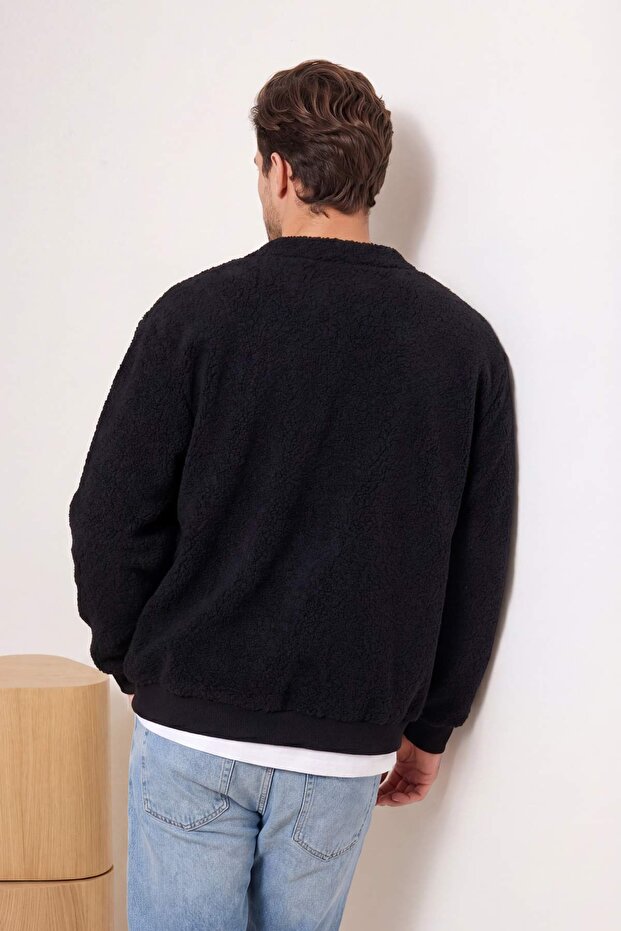 Siyah Oversize/Geniş Kesim V Yaka Düğmeli Dokulu Kalın Hırka TMNAW26HI00004 - 3