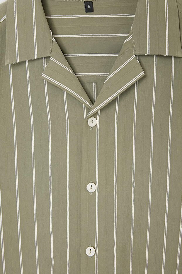 Haki Oversize Çizgili Mevsimlik Erkek Gömlek TMNSS26GO00024 - 7