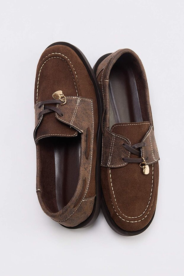 Kahverengi Süet Kalp Charm Detaylı Kadın Loafer TAKSS26LA00008 - 1