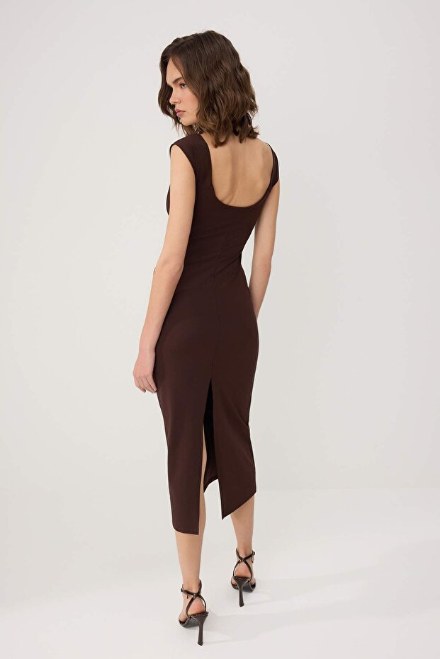 Kahverengi Bodycon Kalp Yaka Kalın Askılı Kolsuz Midi Poliamid Örme Elbise TWOSS26EL00633 - 4
