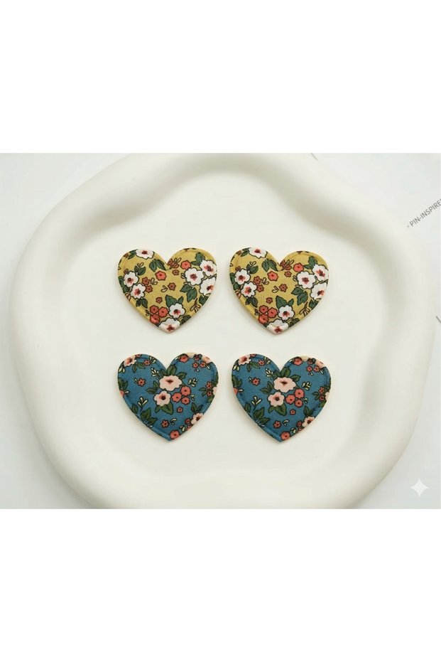 Hairless Baby Hair Clip Set of 4 with Heart Figure