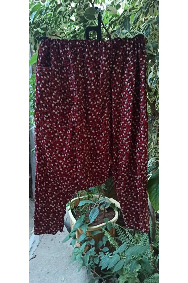 The price is for a single floral mother-daughter matching shalwar (trousers).