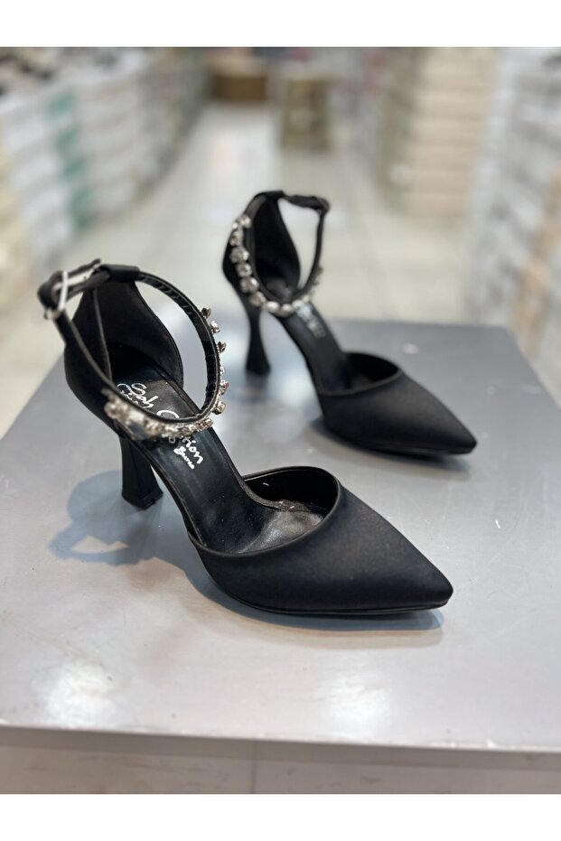Şah Satin Ankle Strap Stylish Heeled Shoes