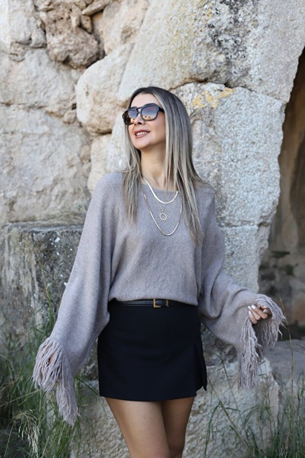Mink standard size tasseled sleeve sweater