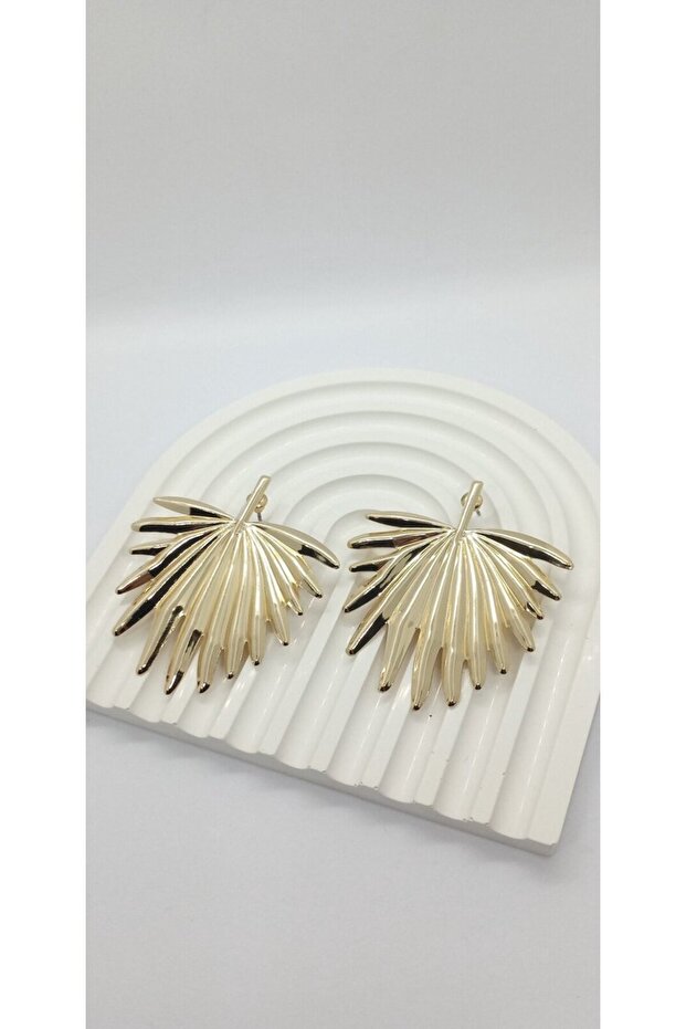 Leaf Pattern Earrings - 1