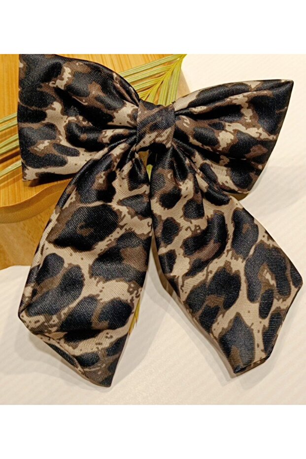 Luxurious Flashy Leopard Figured Bow Clip Buckle