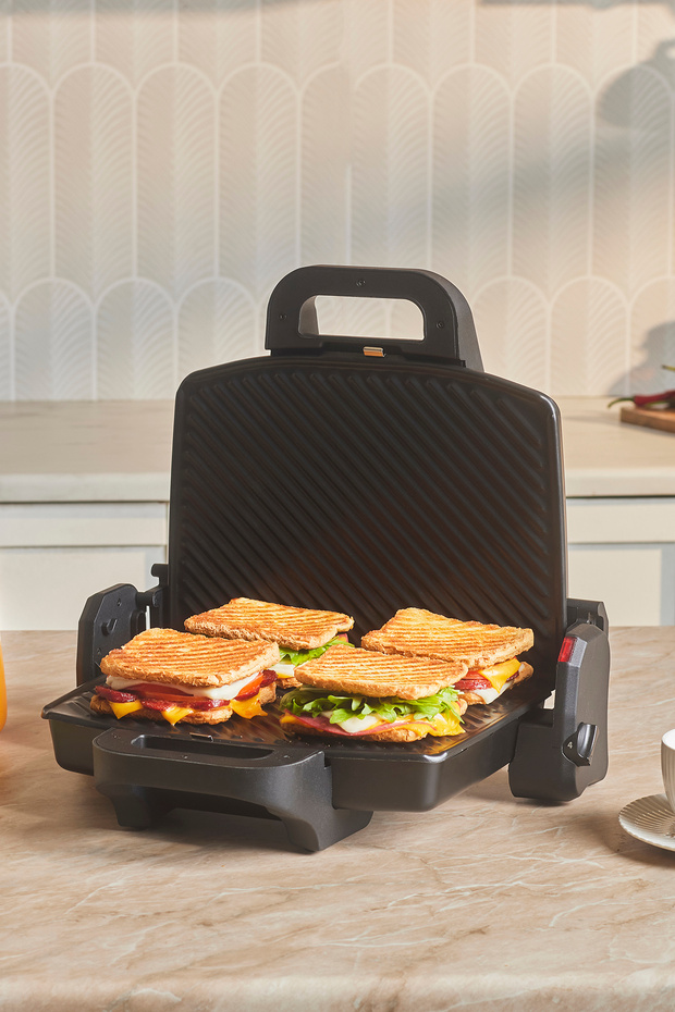 Future Essential Tost Makinesi Matte Black 1800 W 4 Dilim Kapasiteli - 1