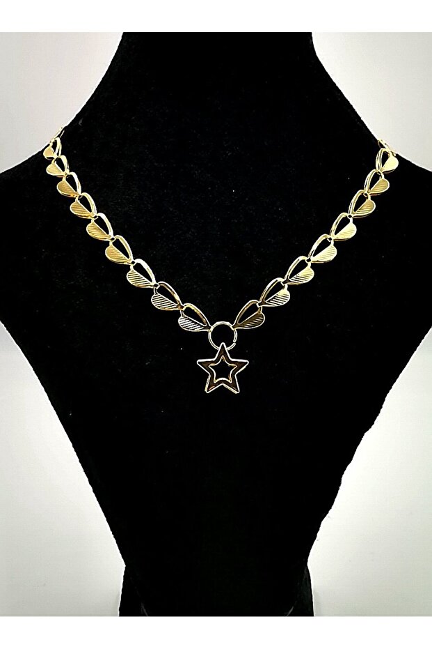 Luxury Tarnish Necklace with Gold Yellow Chain Figure
