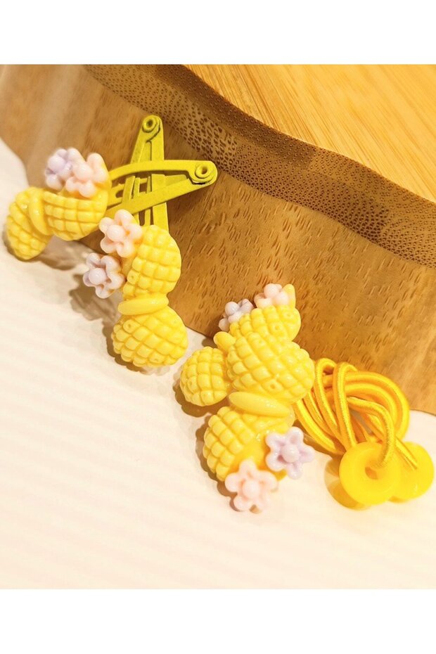 Small Rubber and Snap Buckle with Double Yellow Luxury Figures