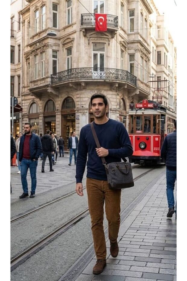 Men's Round Neck Basic Waffle Sweater - 1