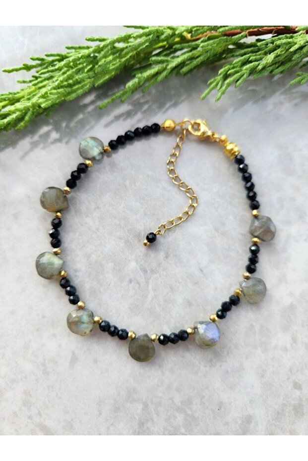 Damla Labradorite and Spinel Tasi Bracelet