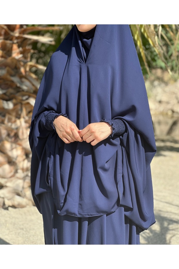 ملاءة سرير من قطعة واحدة مزودة بإبريق للإبر وحامل للحجاب