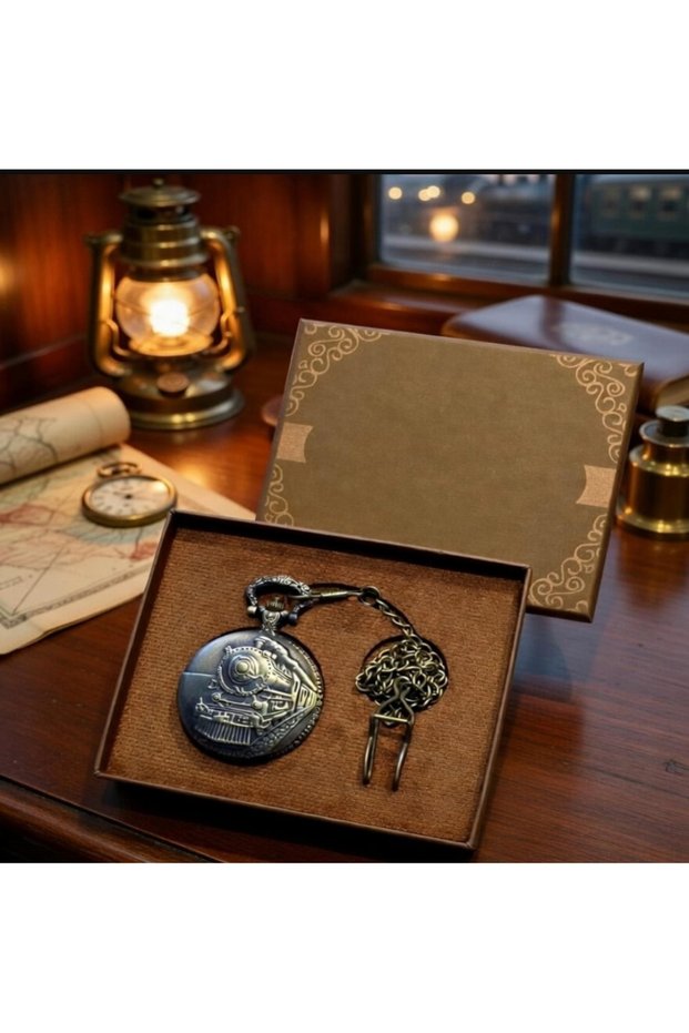 Mr Vintage Chain Pocket Watch Golden Yellow Metal Quartz Movement Antique Watch with Chain Gift