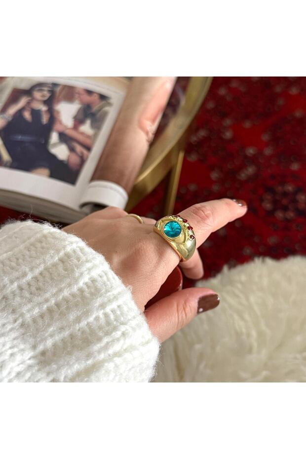 Blue Stone Eye Ring Gold