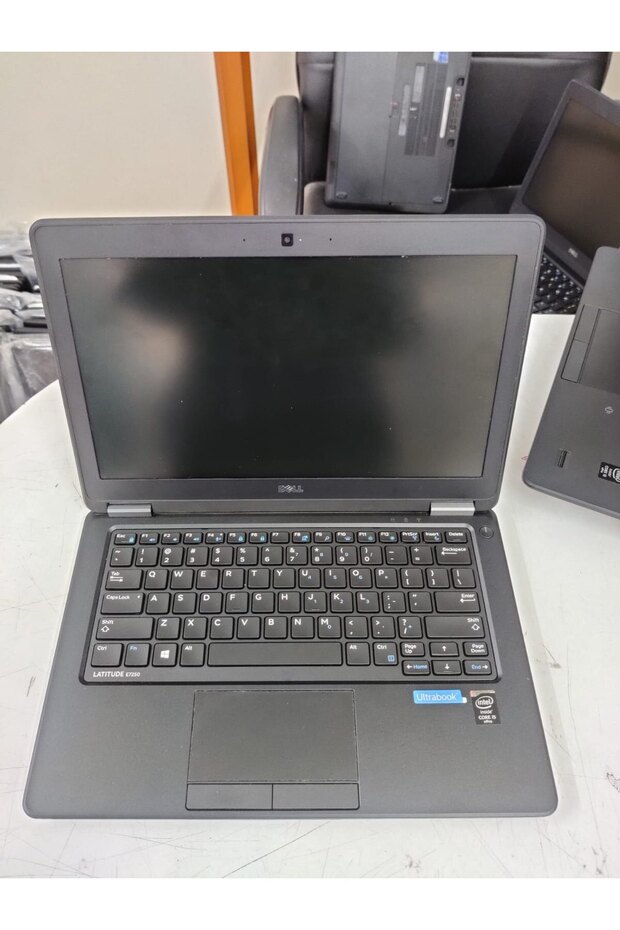 - Latitude E7250 Laptop With 12.5-Inch Display