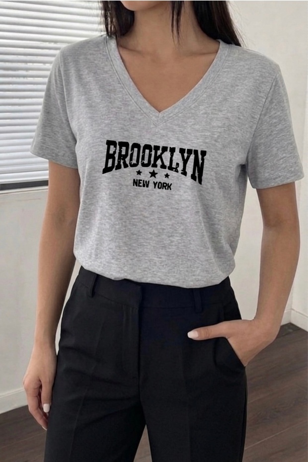 Brooklyn Star Printed Women's Oversize V-Neck T-Shirt