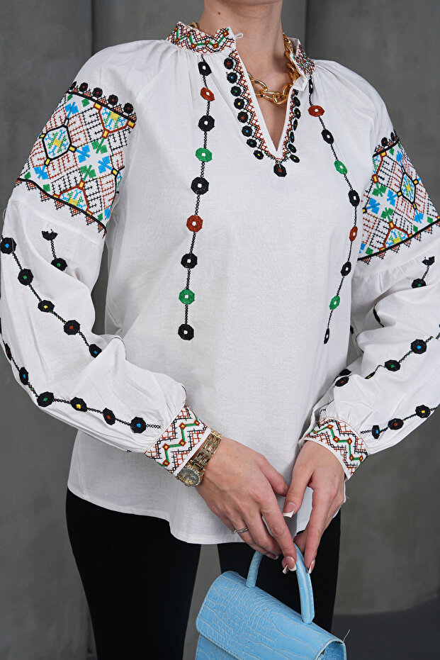 Buttoned Collar Embroidered Cotton Blouse - 2