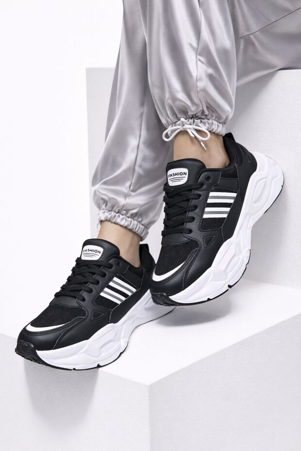 Unisex Thick Soled Lace-Up Comfortable Sneaker Sports Shoes – Breathable Construction, Stylish Trendy Model