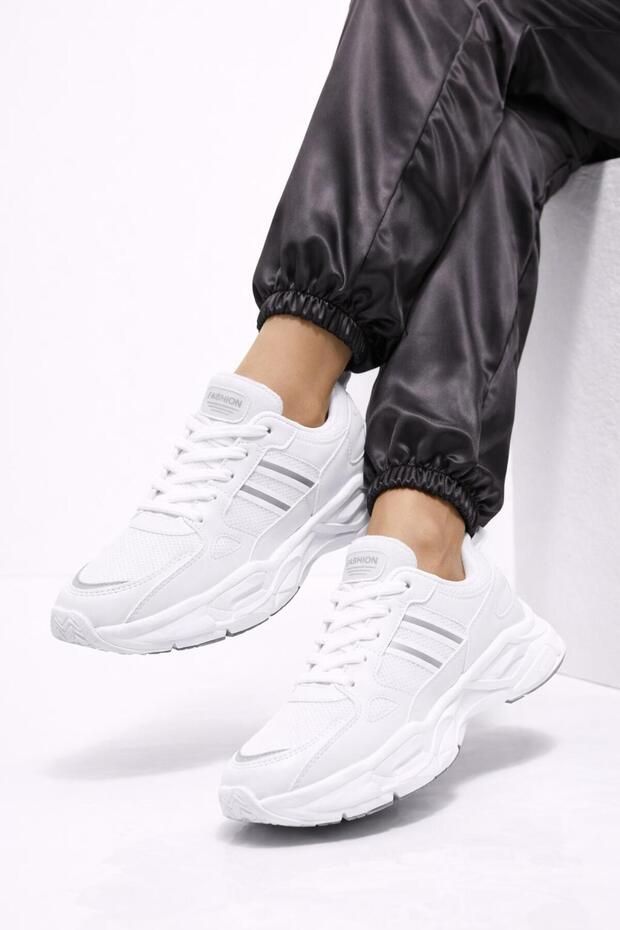 Unisex Thick Soled Lace-Up Comfortable Sneaker Sports Shoes – Breathable Construction, Stylish Trendy Model
