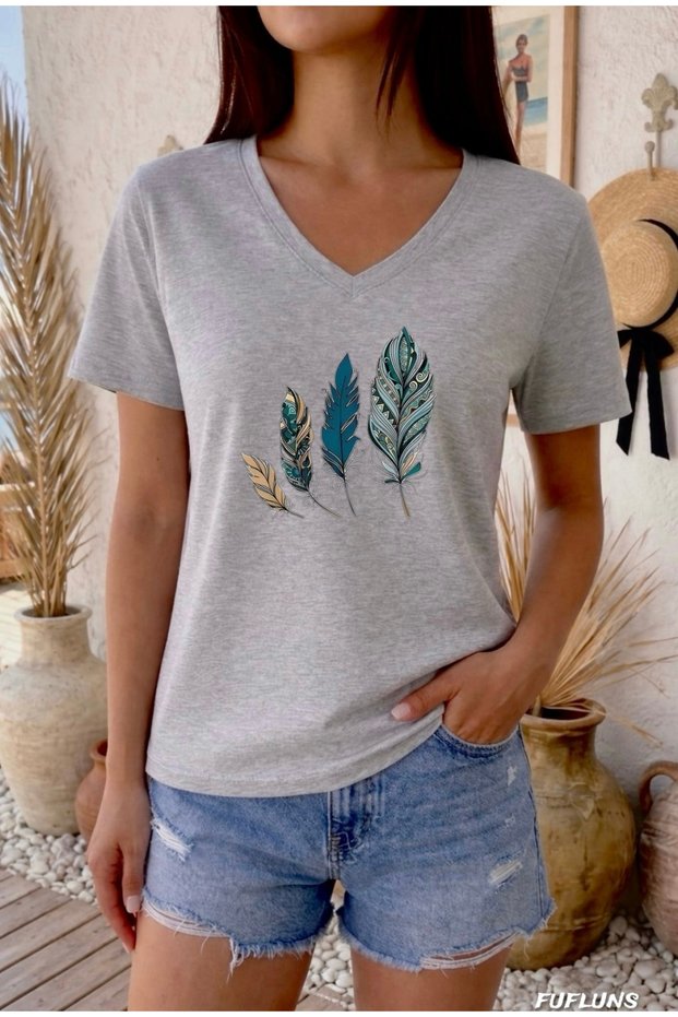 Women's Oversize V-Neck T-Shirt with Bird Feather Print