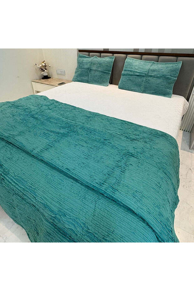 Teal Cutwork Quilted Bed Cover Set – 250 x 250 cm + Pillow Covers (50 x 75 | Luxury Gift | Luxury Gifts UAE