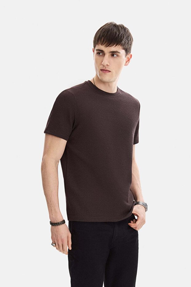 Kahve Regular Fit Örme Bisiklet Yaka Tişört