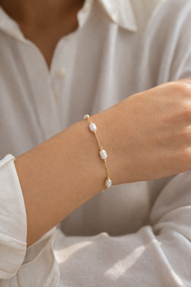 Minimal Pearl Detailed Chain Bracelet Adjustable