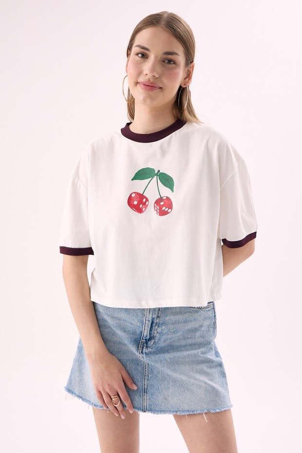 Crep Women's Cherry Printed Contrast Piping Crew Neck Crop t Shirt Relaxed Fit 100% Cotton Ecru