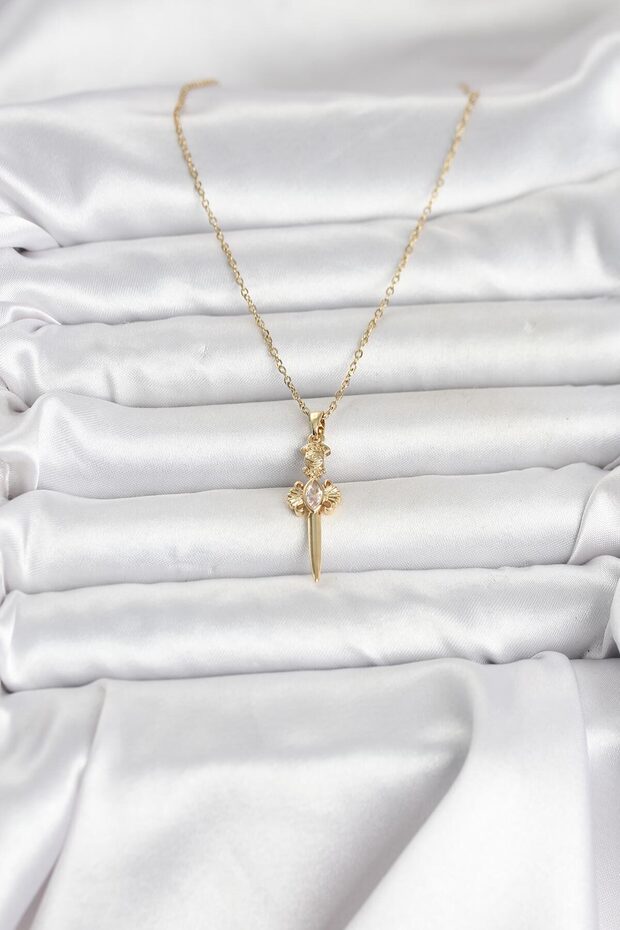 Golden Steel Chain Sword Stik Women's Necklace for Elegant Necks
