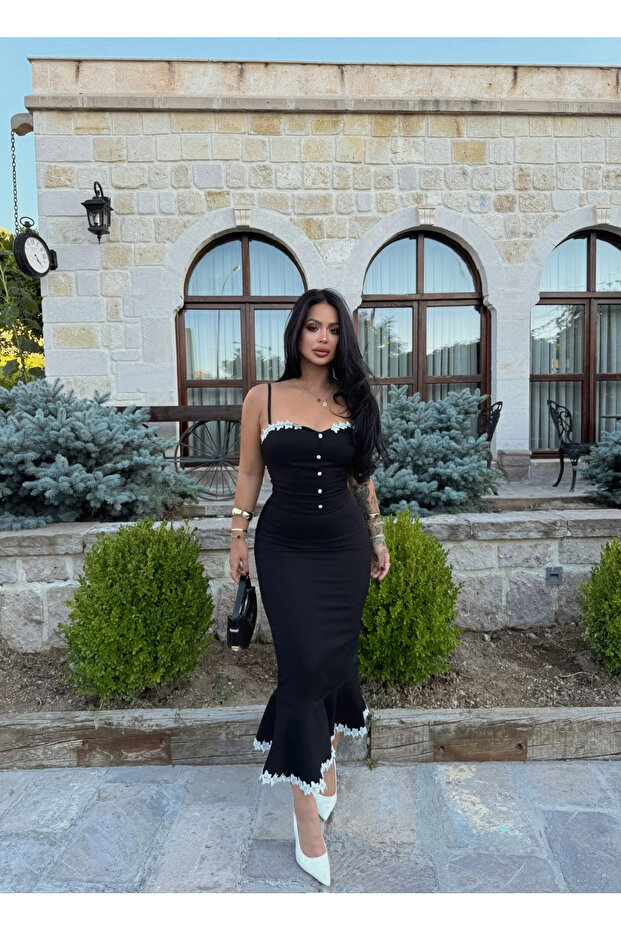 فستان أطلس مزين بأزرار وياقة مزركشة