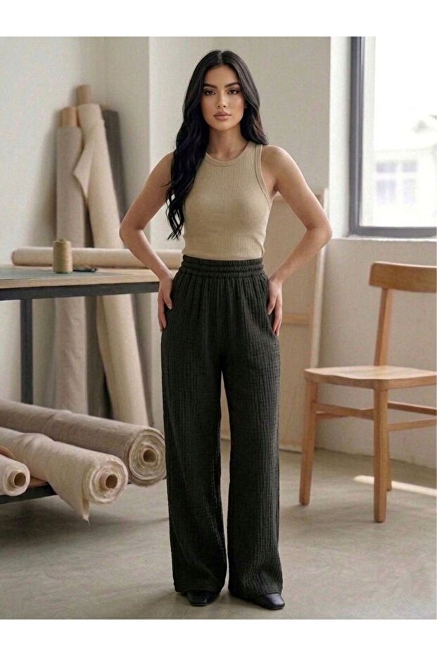 Women's Muslin Fabric Black Loose-Fit Trousers