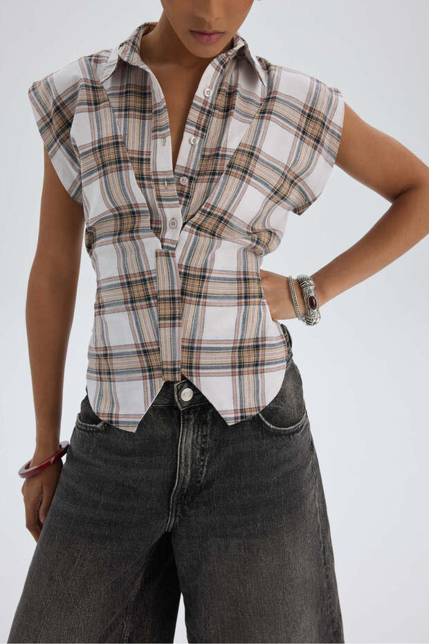 Frenzy Plaid Ecru Short Shirt