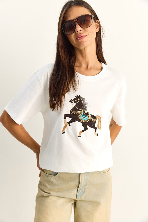 Women's White Oversized T-Shirt with Embroidery and Bead Detail 2222 60286121