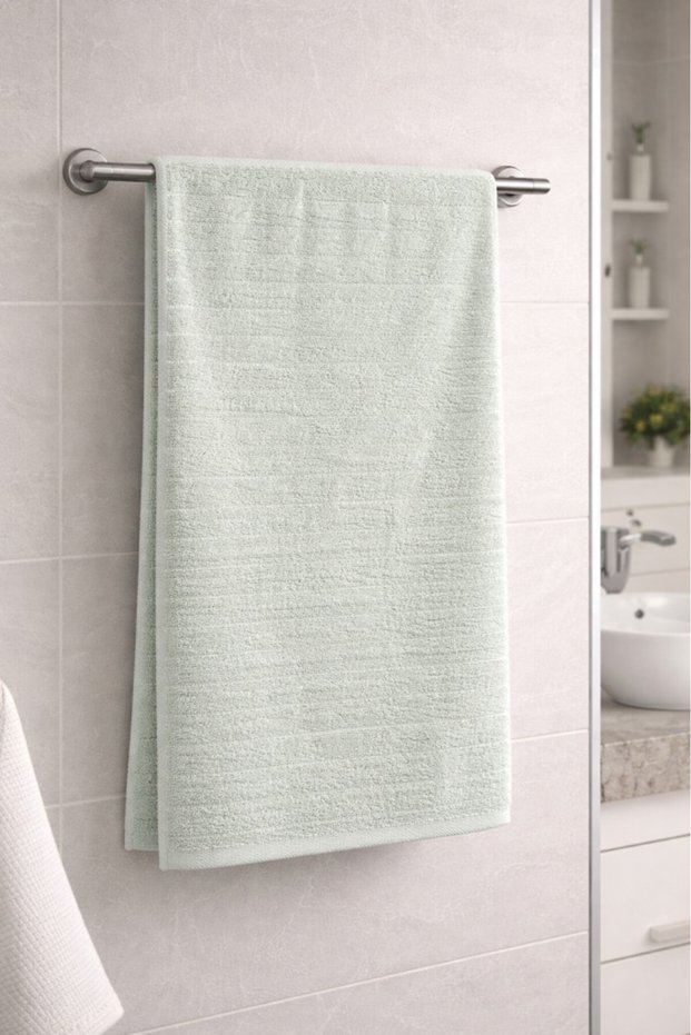 100% Cotton Bath Towel 90X150 cm – Soft and Absorbent