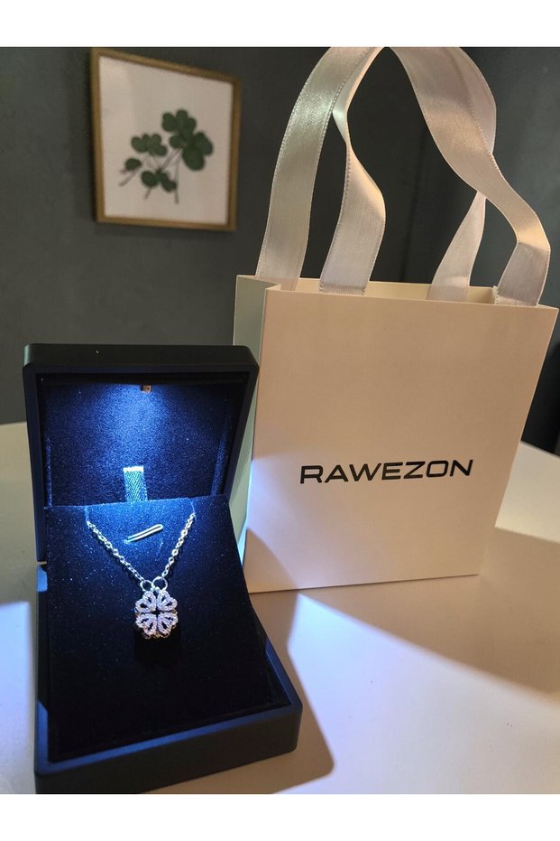Lighted Box Set - Steel Magnet Openable Clover Necklace - Gift for Lover, Friend, Woman, Spouse, Birthday