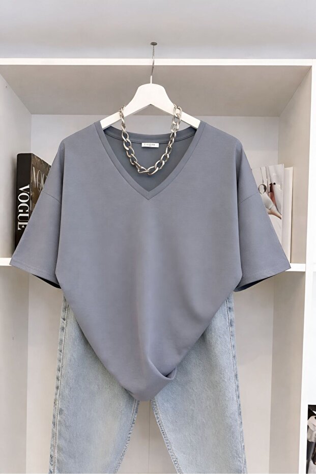 V-Neck Oversized T-Shirt 2Vq4