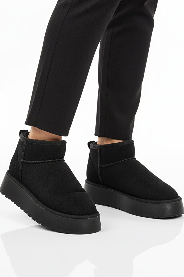 Black Fur Lined Women's Flat Boots