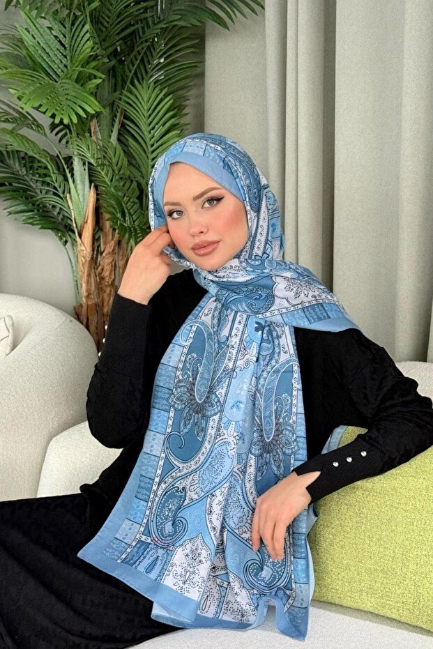 شال بنمط لاجون باللون الأزرق الفاتح