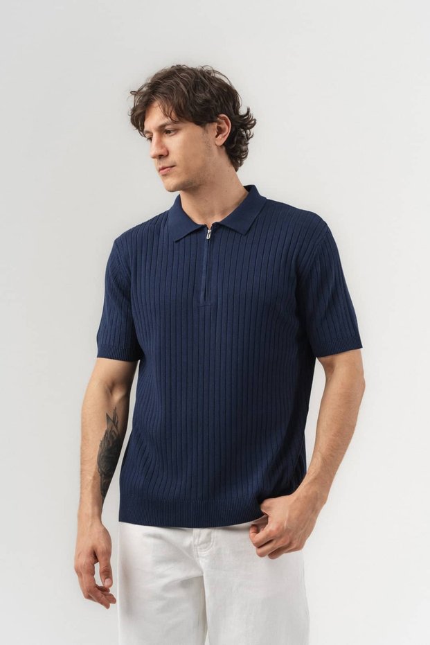 Half Zip Polo Collar Knitwear T-Shirt with Half Zipper Detail