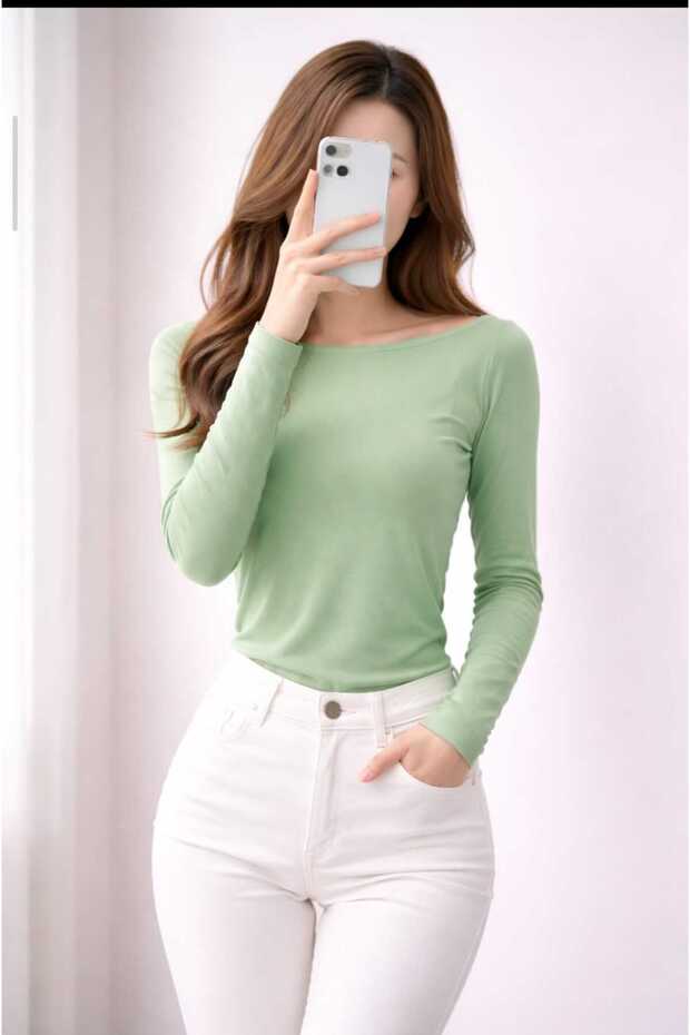 Woman's boat neck blouse