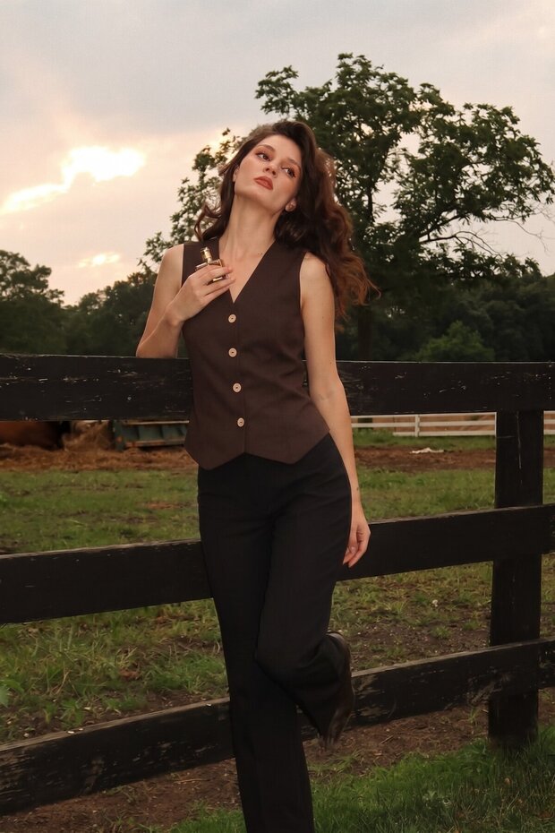 Women's Coffee Color V-Neck Fitted Linen-Look Lined Vest Arm-24Y001111
