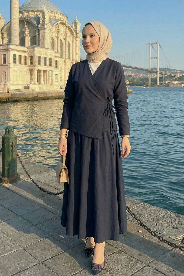 طقم تنورة برباط جانبي - أزرق داكن