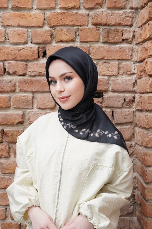وشاح ناعم من قماش الفوال بنمط السلطان