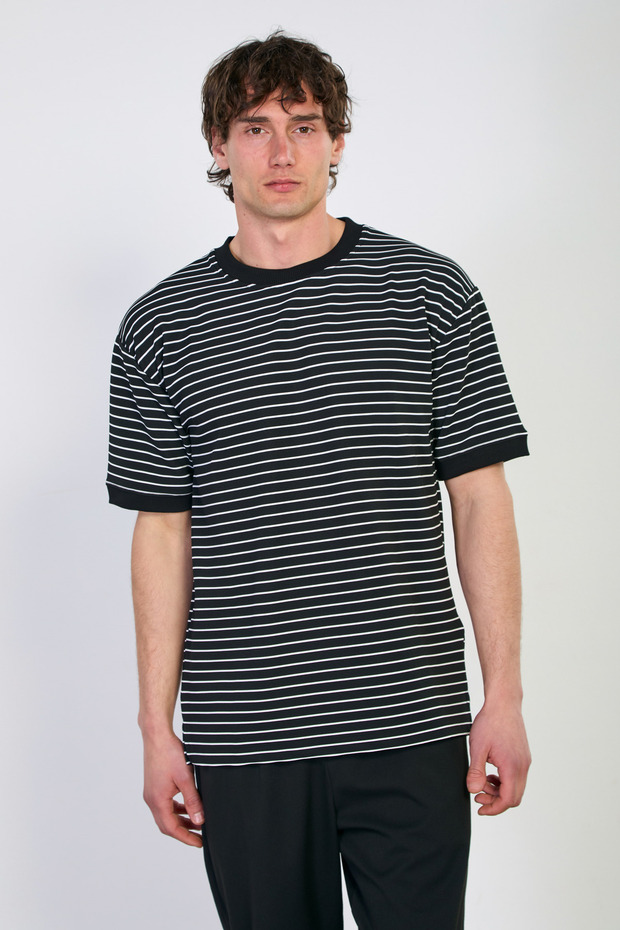Men's Ribbed Collar and Sleeves Striped T-Shirt - Black