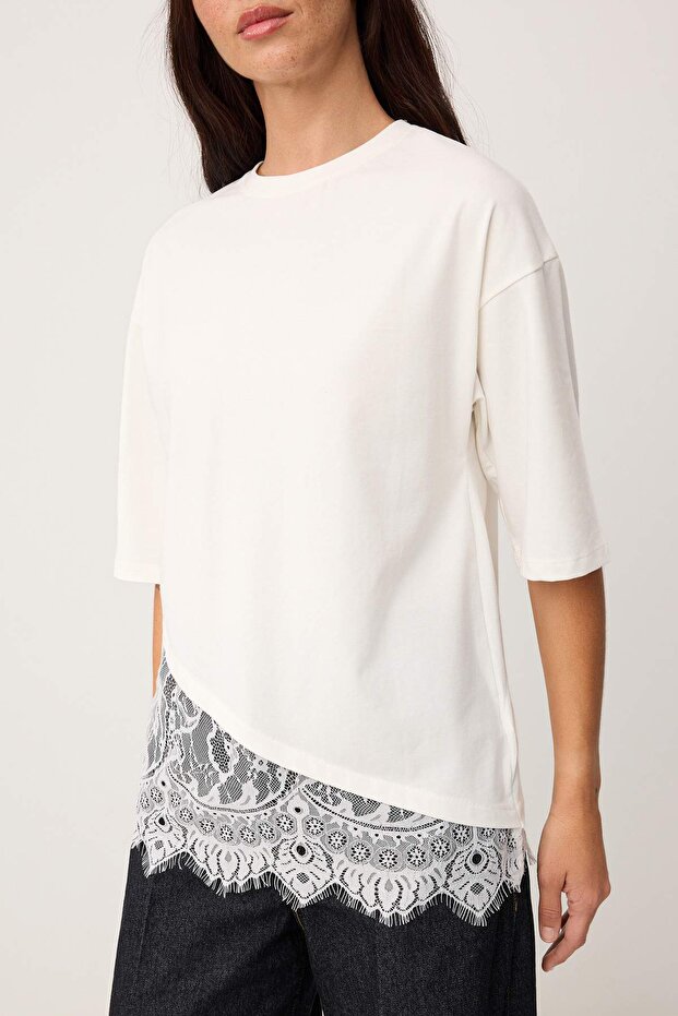 Ekru Regular/Normal Kalıp Dantel Detaylı Kısa Kollu Örme T-Shirt TWOSS26TS00303 - 3