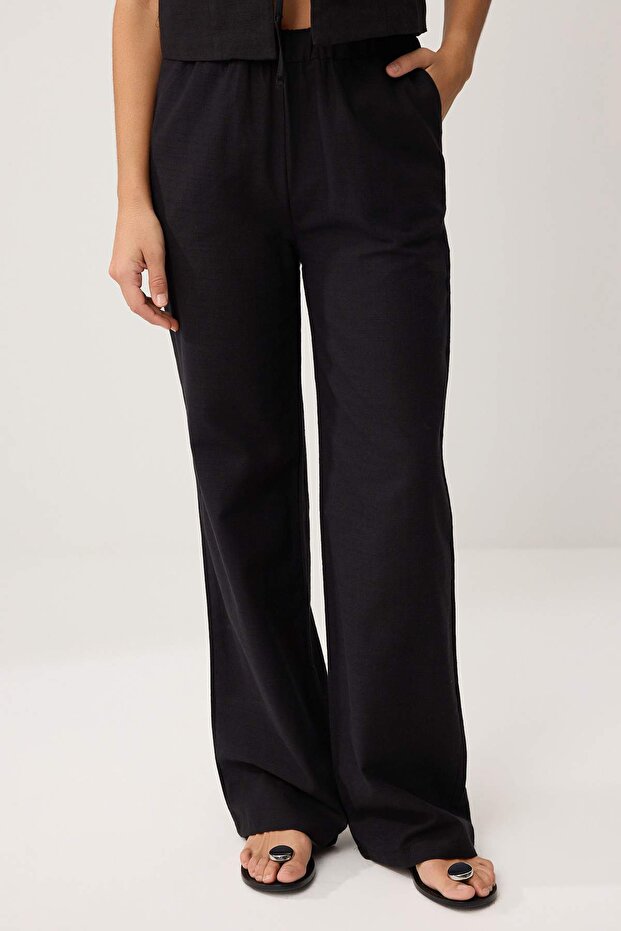 Siyah Bağlamalı Keten Görünümlü Bluz Ve Wide Leg Pantolon Dokuma Alt - Üst Takım TWOSS25AU00034 - 3