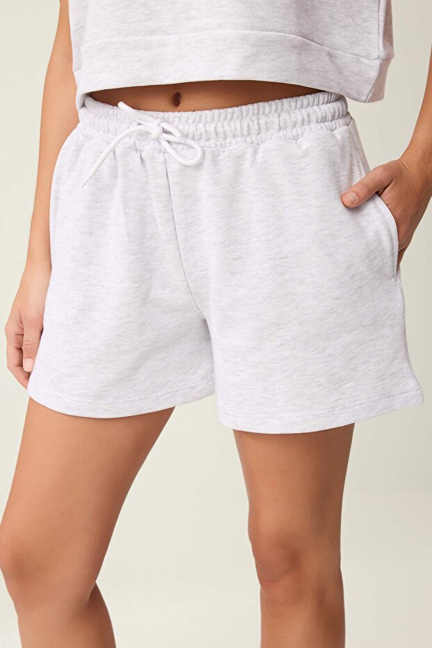 Gri Melanj Regular Cep Detaylı Normal Bel Boru Paça Kısa / Mini Örme Şort & Bermuda - 3