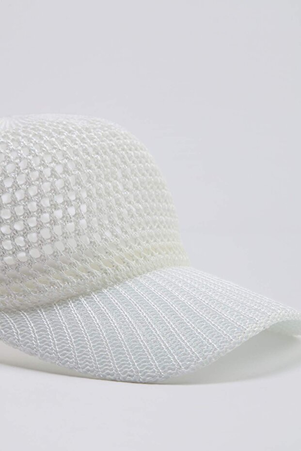 Weißer gestrickter glänzender Glitzer-Damenhut TAKSS26SP00009 - 2
